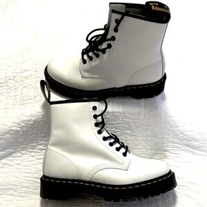 Dr. Martens | 1460 WOMEN'S SMOOTH LEATHER LACE UP